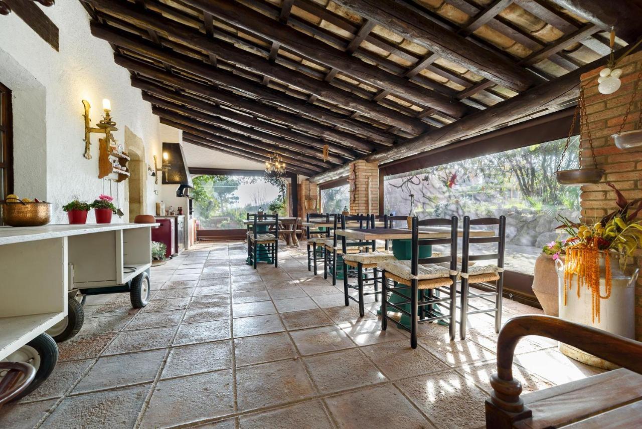 Masia Can Manent Del Bosc S XVIII Santa Eulalia de Ronsaná Екстериор снимка