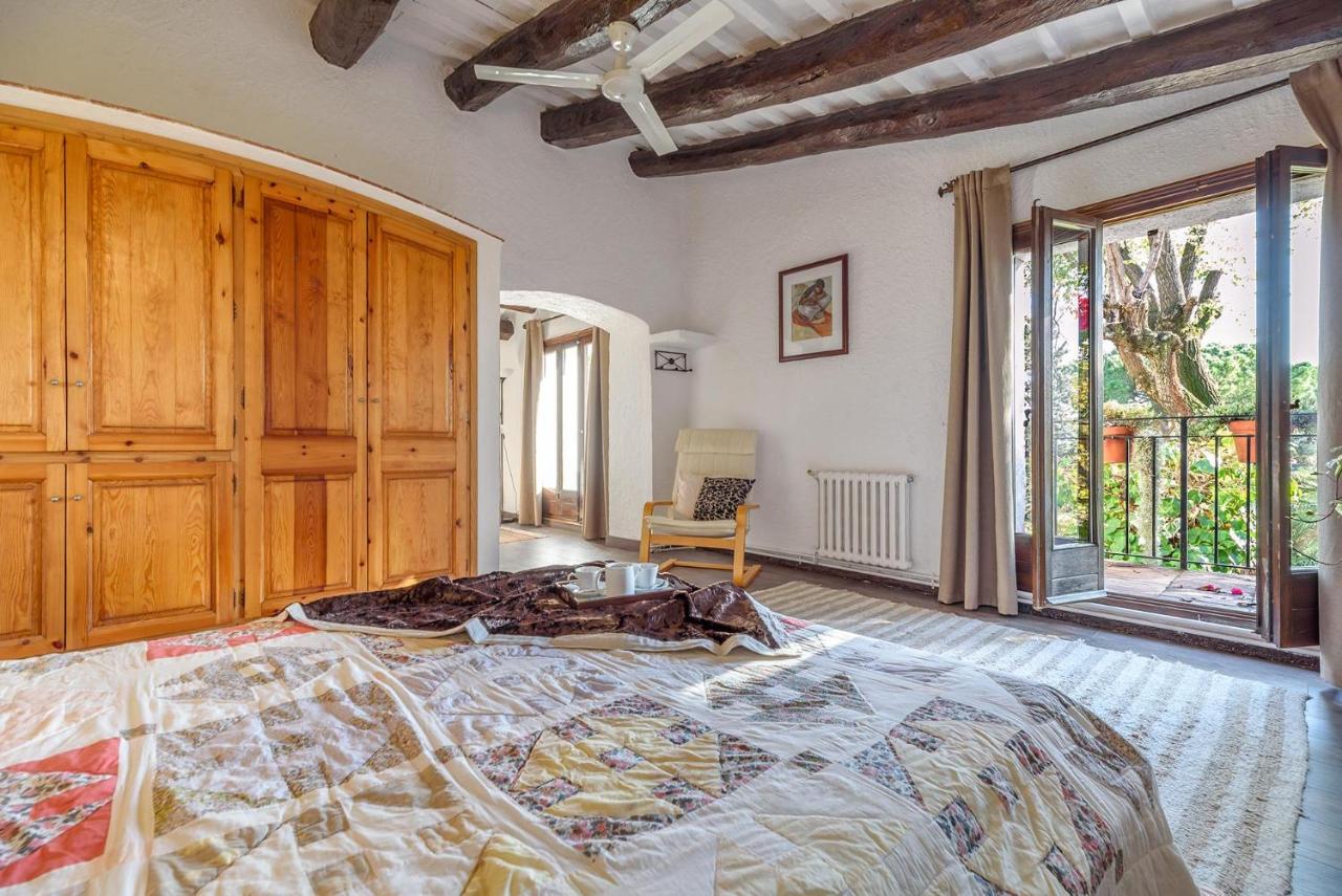 Masia Can Manent Del Bosc S XVIII Santa Eulalia de Ronsaná Екстериор снимка