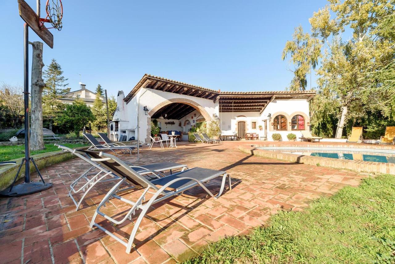 Masia Can Manent Del Bosc S XVIII Santa Eulalia de Ronsaná Екстериор снимка