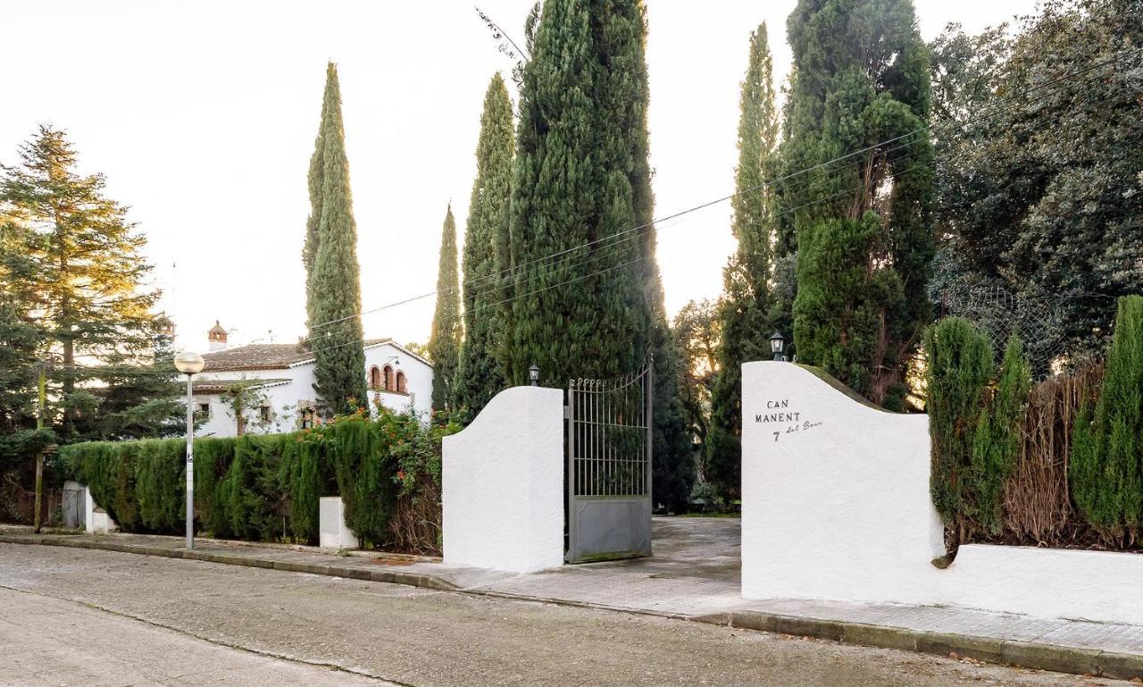 Masia Can Manent Del Bosc S XVIII Santa Eulalia de Ronsaná Екстериор снимка